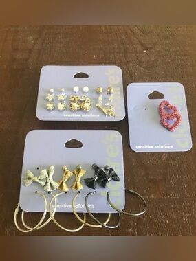 Brand New Claire’s earring bundle